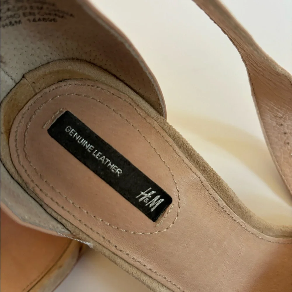 H&M blush leather sandals with 3 1/2 inch block heels and buckled straps Size 6 - Picture 7 of 7